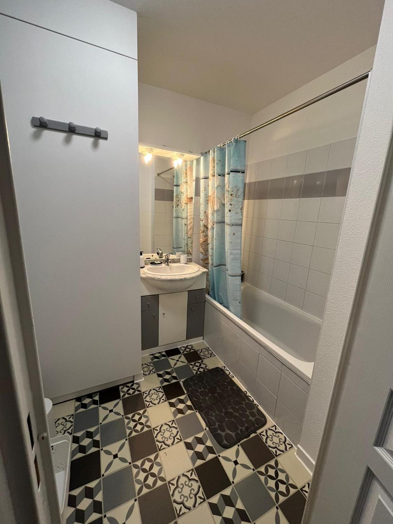 Appartement Avec Jardin A Rochefort Екстериор снимка
