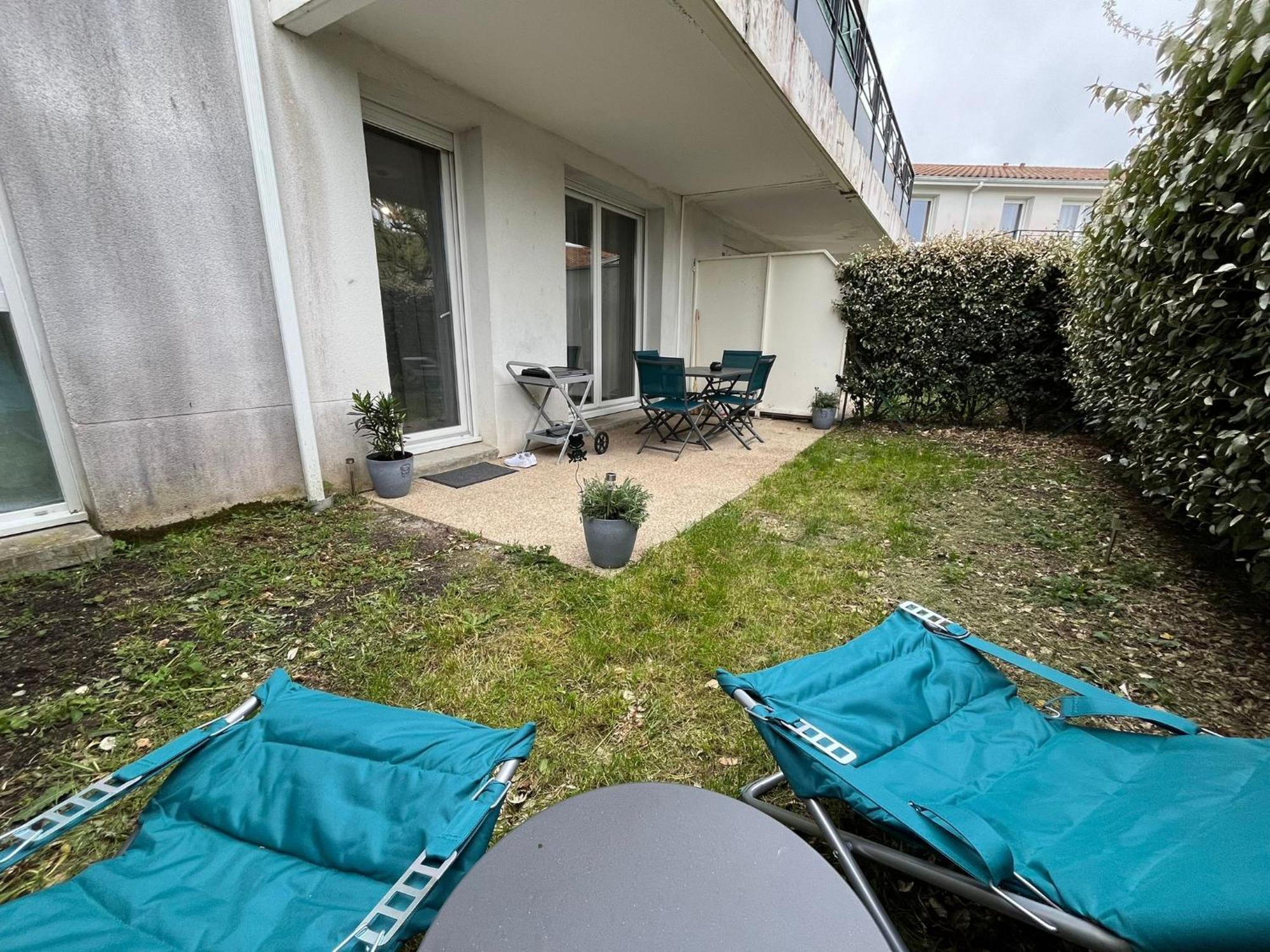 Appartement Avec Jardin A Rochefort Екстериор снимка