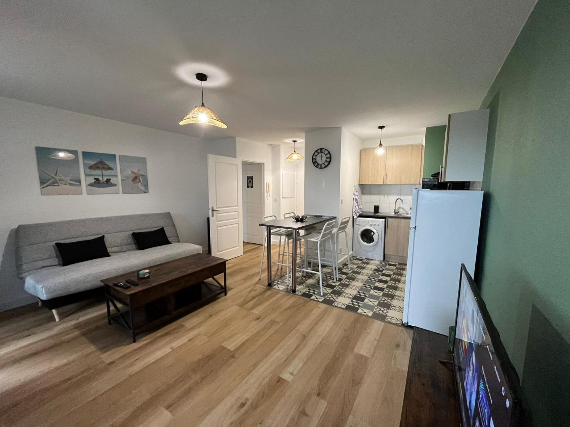 Appartement Avec Jardin A Rochefort Екстериор снимка