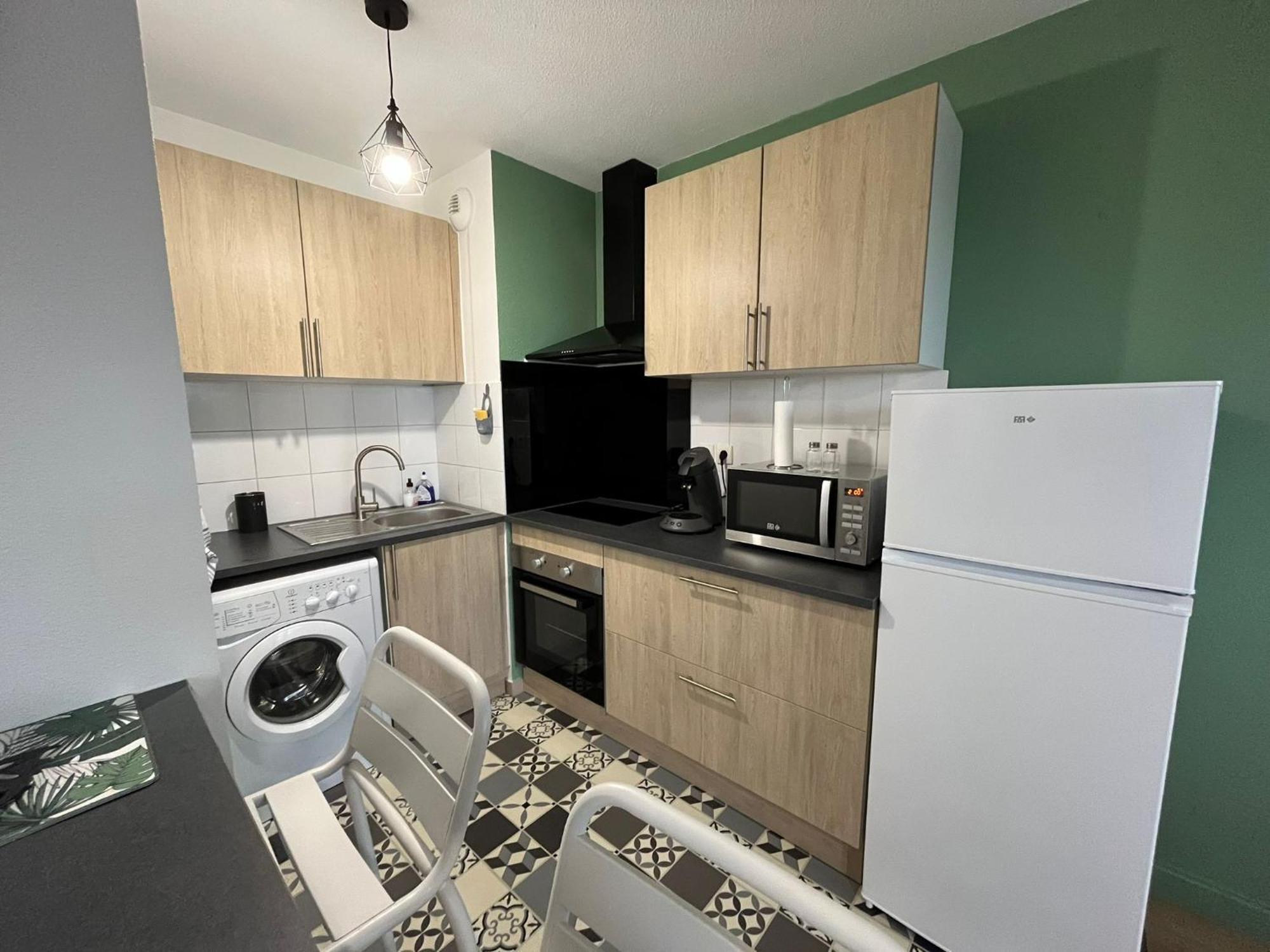 Appartement Avec Jardin A Rochefort Екстериор снимка
