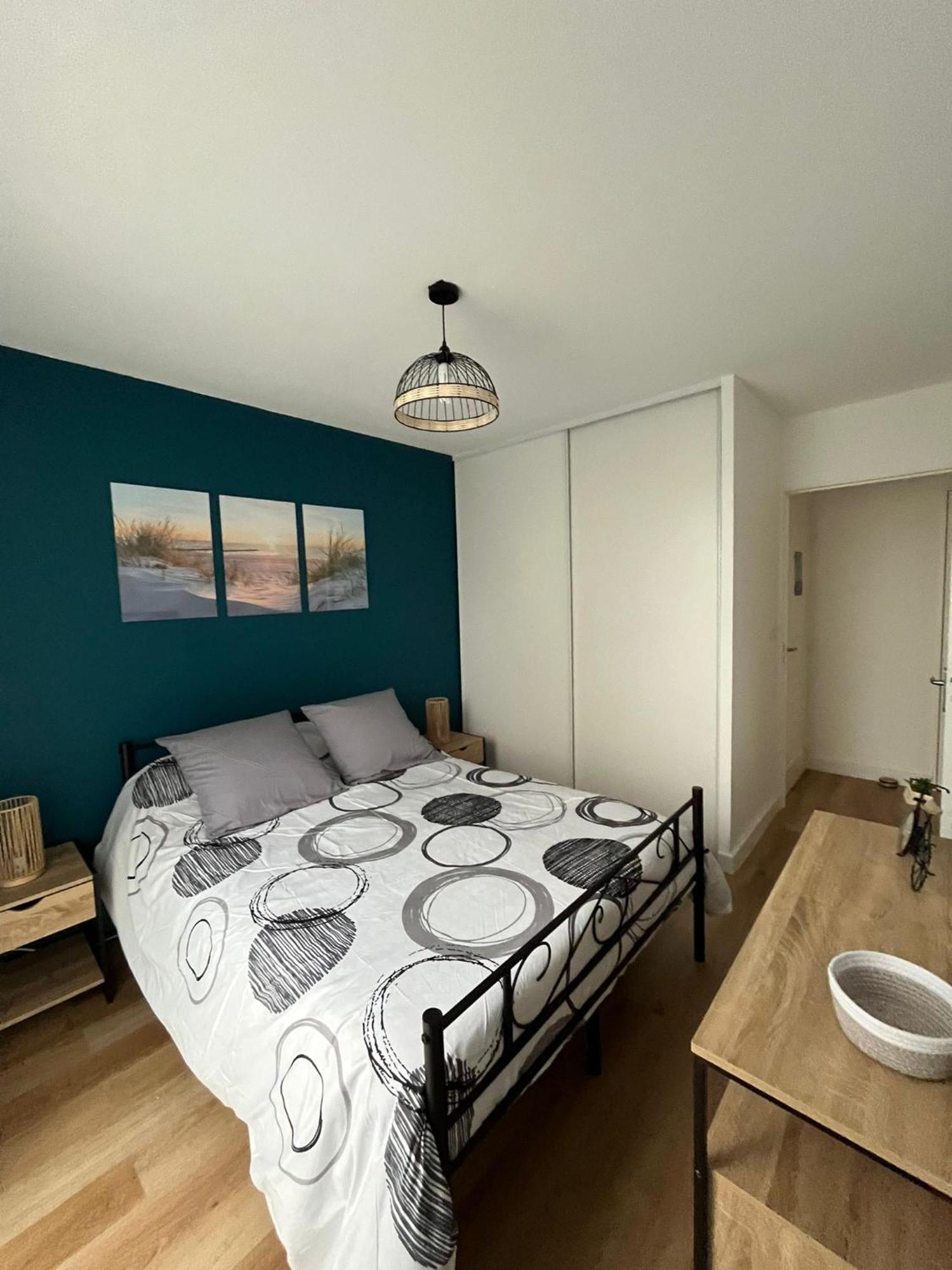 Appartement Avec Jardin A Rochefort Екстериор снимка